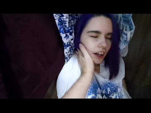 ❤️ Ya sami kanwata a cikin kabad ya taimaka mata ❤️  a%ha.fullsexmovs.ru ❌❤